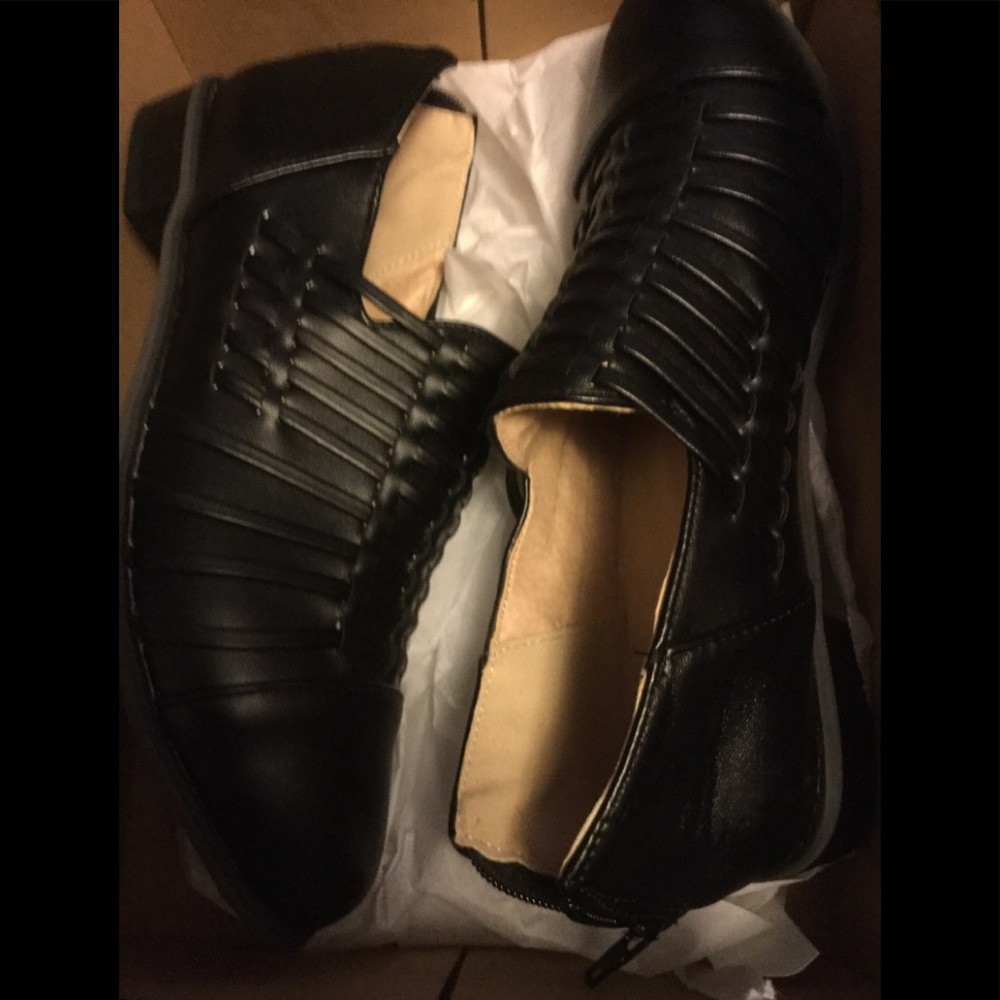 Women’s shoes